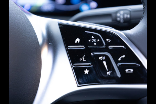 Mercedes-Benz CLA-Klasse 180 Star Edition Luxury Line Night facelift | Panoramadak | Stoelverwarming | Camera | Sfeerverlichting | Comfortstoel | Draadloze tel. lader | Licht en zicht pakket | Keyless entry, Keyless start