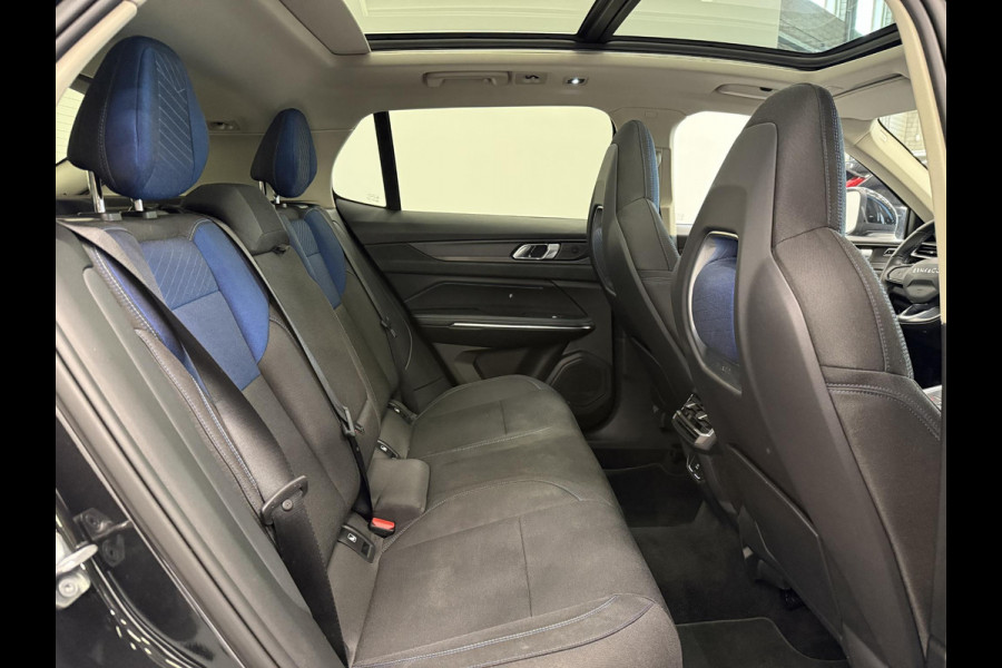 Lynk & Co 01 1.5 PHEV Automaat Panoramadak Virtual Cockpit Adaptieve Cruise Control Full Led 20" Licht Metalen velgen Parkeersensoren voor&achter + Camera