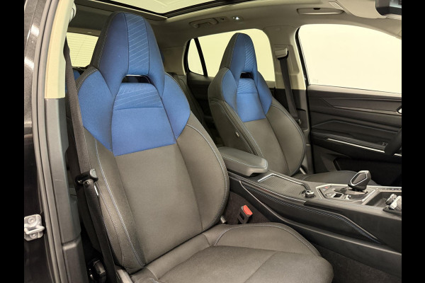 Lynk & Co 01 1.5 PHEV Automaat Panoramadak Virtual Cockpit Adaptieve Cruise Control Full Led 20" Licht Metalen velgen Parkeersensoren voor&achter + Camera