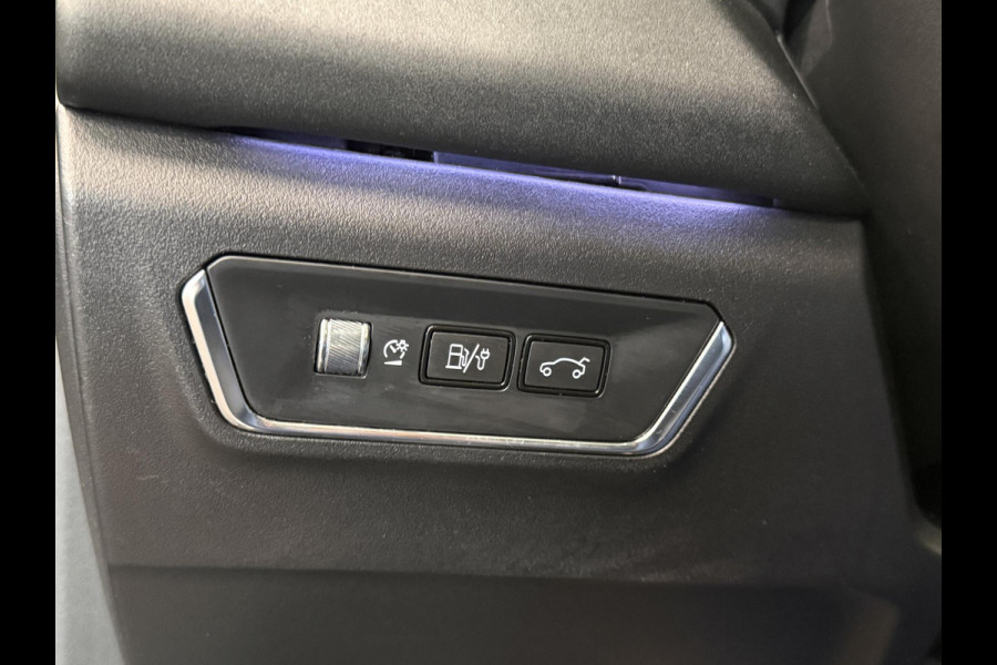 Lynk & Co 01 1.5 PHEV Automaat Panoramadak Virtual Cockpit Adaptieve Cruise Control Full Led 20" Licht Metalen velgen Parkeersensoren voor&achter + Camera
