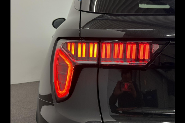 Lynk & Co 01 1.5 PHEV Automaat Panoramadak Virtual Cockpit Adaptieve Cruise Control Full Led 20" Licht Metalen velgen Parkeersensoren voor&achter + Camera