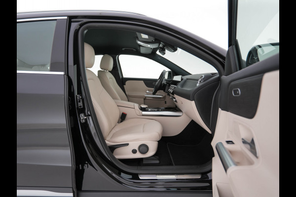 Mercedes-Benz EQA 350 4MATIC Luxury Line 67 kWh [ 3-Fase-11kW ]{SoH-94%} (INCL-BTW) *HEATPUMP | LEATHER | FULL-LED | BLINDSPOT | WIDESCREEN-DIGICOCKPIT | HEATED-SPORTSEATS | CAMERA | NAVI-FULLMAP | DAB | AMBIENTLIGHT | KEYLESS | LANE-ASSIST | 18''ALU*