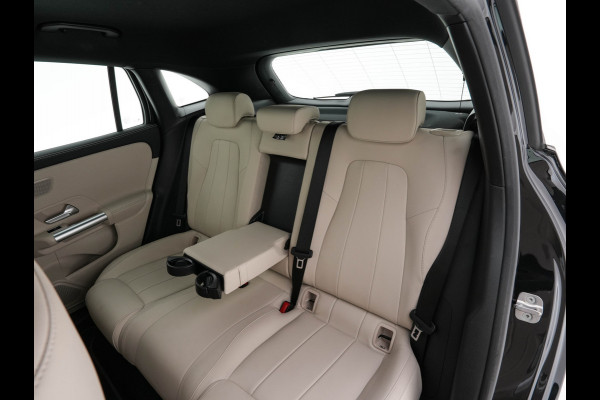 Mercedes-Benz EQA 350 4MATIC Luxury Line 67 kWh [ 3-Fase-11kW ]{SoH-94%} (INCL-BTW) *HEATPUMP | LEATHER | FULL-LED | BLINDSPOT | WIDESCREEN-DIGICOCKPIT | HEATED-SPORTSEATS | CAMERA | NAVI-FULLMAP | DAB | AMBIENTLIGHT | KEYLESS | LANE-ASSIST | 18''ALU*