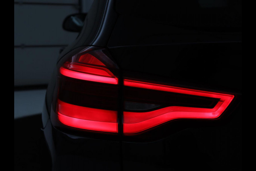 BMW X3 M Competition 510PK | Panoramadak | Head-Up | 360 Camera | Adaptive cruise | Leder | Achterbankverwarming | Carplay | Trekhaak | Sfeerverlichting | Harman/Kardon | Navigatie | Keyless | M Sportstoelen | 21'' velgen | Adaptief LED