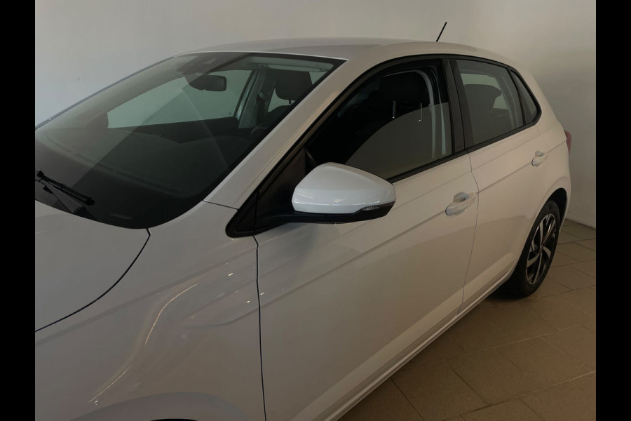 Volkswagen Polo 1.0 TSI Life Business TREKHAAK CLIMA MULTIMEDIA CRUISE PARKEERSENSOREN APPLE CARPLAY STOELVERWARMING PRIVACY GLAS
