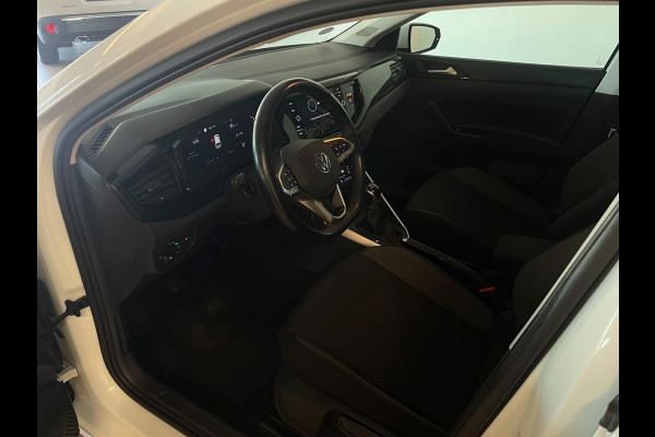 Volkswagen Polo 1.0 TSI Life Business TREKHAAK CLIMA MULTIMEDIA CRUISE PARKEERSENSOREN APPLE CARPLAY STOELVERWARMING PRIVACY GLAS