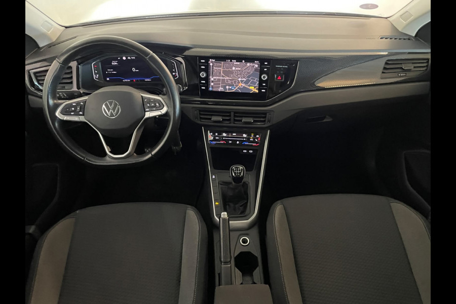 Volkswagen Polo 1.0 TSI Life Business TREKHAAK CLIMA MULTIMEDIA CRUISE PARKEERSENSOREN APPLE CARPLAY STOELVERWARMING PRIVACY GLAS