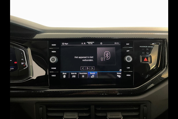 Volkswagen Polo 1.0 TSI Life Business TREKHAAK CLIMA MULTIMEDIA CRUISE PARKEERSENSOREN APPLE CARPLAY STOELVERWARMING PRIVACY GLAS