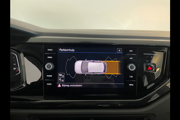 Volkswagen Polo 1.0 TSI Life Business TREKHAAK CLIMA MULTIMEDIA CRUISE PARKEERSENSOREN APPLE CARPLAY STOELVERWARMING PRIVACY GLAS