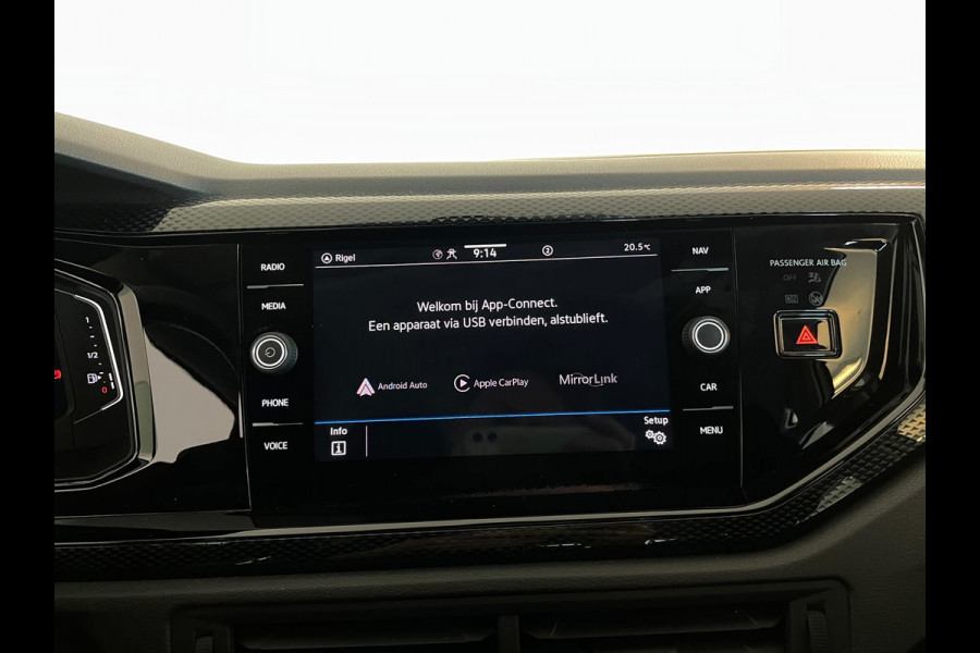 Volkswagen Polo 1.0 TSI Life Business TREKHAAK CLIMA MULTIMEDIA CRUISE PARKEERSENSOREN APPLE CARPLAY STOELVERWARMING PRIVACY GLAS