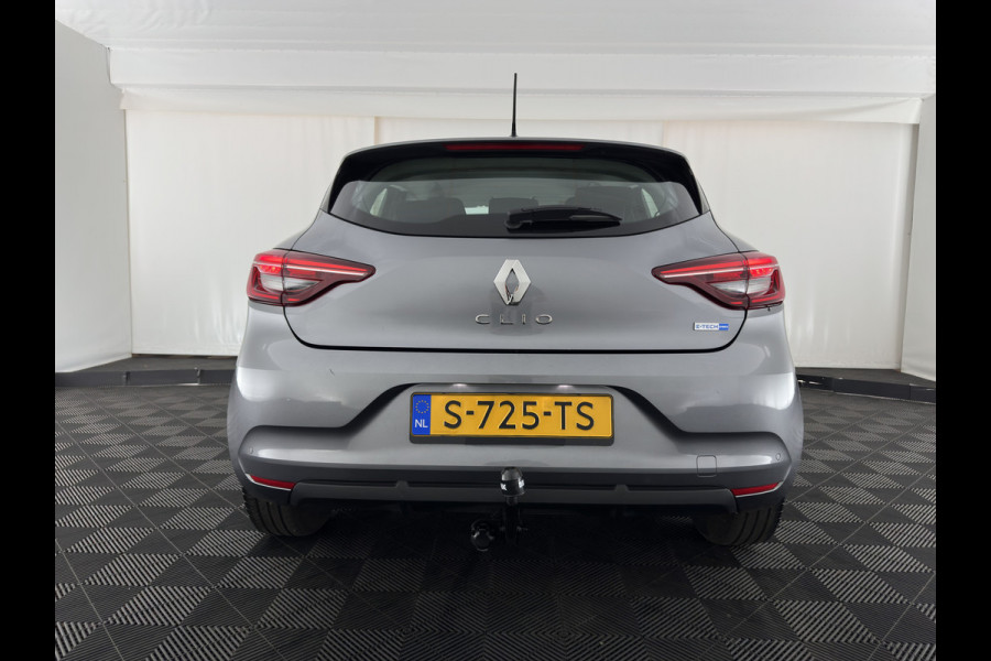 Renault Clio 1.6 E-Tech Hybrid 145 Equilibre (INCL.BTW) Aut. *FULL-LED | COMFORT-SEATS | CARPLAY | KEYLESS | DAB+ | ECC | PDC | CRUISE | TOWBAR*