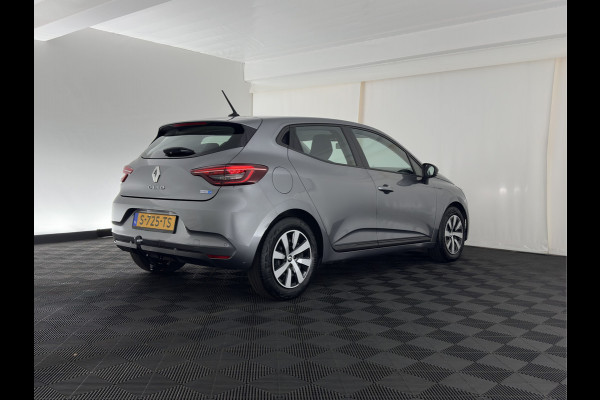 Renault Clio 1.6 E-Tech Hybrid 145 Equilibre (INCL.BTW) Aut. *FULL-LED | COMFORT-SEATS | CARPLAY | KEYLESS | DAB+ | ECC | PDC | CRUISE | TOWBAR*