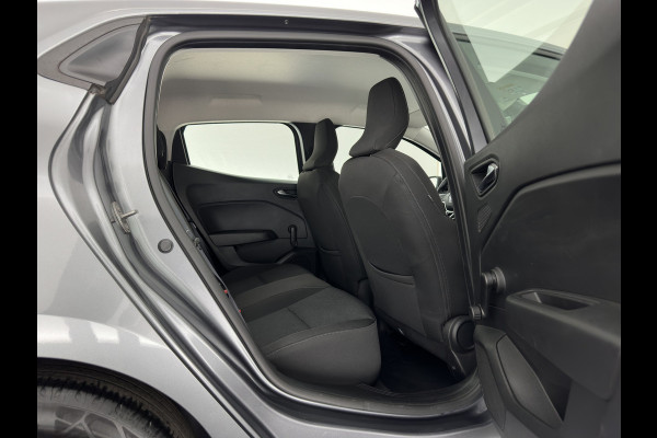 Renault Clio 1.6 E-Tech Hybrid 145 Equilibre (INCL.BTW) Aut. *FULL-LED | COMFORT-SEATS | CARPLAY | KEYLESS | DAB+ | ECC | PDC | CRUISE | TOWBAR*
