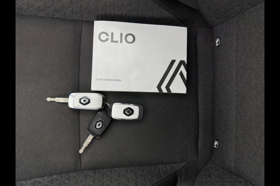 Renault Clio 1.6 E-Tech Hybrid 145 Equilibre (INCL.BTW) Aut. *FULL-LED | COMFORT-SEATS | CARPLAY | KEYLESS | DAB+ | ECC | PDC | CRUISE | TOWBAR*