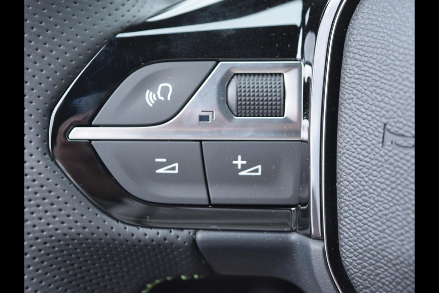 Peugeot 208 1.2 Hybrid 145 e-DCS6 GT l adaptief cruise control l navigatie l elektrisch verstelbare voorstoel(en) l 360 camera