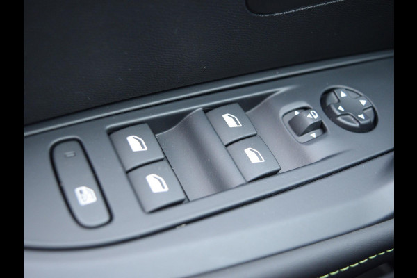 Peugeot 208 1.2 Hybrid 145 e-DCS6 GT l adaptief cruise control l navigatie l elektrisch verstelbare voorstoel(en) l 360 camera
