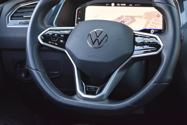 Volkswagen Tiguan 1.5 TSI R-Line Black Style | IQ.LIGHT | DEALER OND. | PANODAK | ADAPTIEVE CRUISE CONTROLE