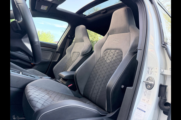 Volkswagen Golf 1.5 TSI 3x R-Line Pano/HuD/Matrix