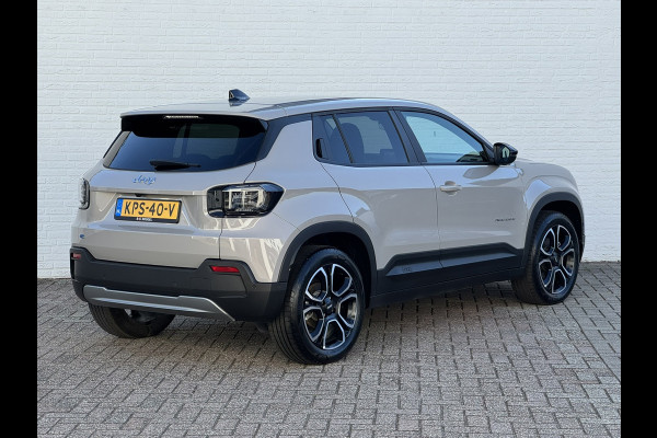 Jeep Avenger Summit 54 kWh Clima Camera Cruise Carplay PDC voor en achter Half Leder