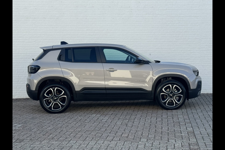 Jeep Avenger Summit 54 kWh Clima Camera Cruise Carplay PDC voor en achter Half Leder