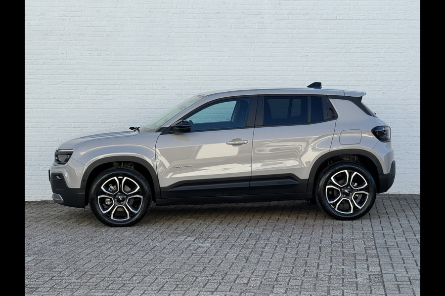 Jeep Avenger Summit 54 kWh Clima Camera Cruise Carplay PDC voor en achter Half Leder