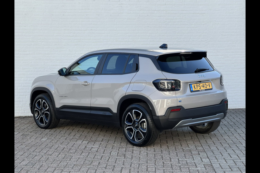 Jeep Avenger Summit 54 kWh Clima Camera Cruise Carplay PDC voor en achter Half Leder