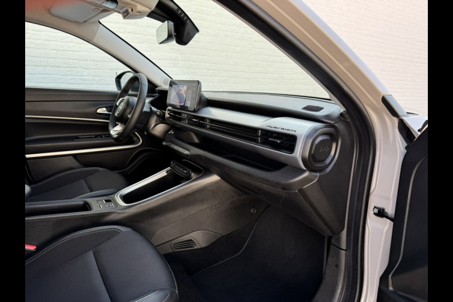 Jeep Avenger Summit 54 kWh Clima Camera Cruise Carplay PDC voor en achter Half Leder