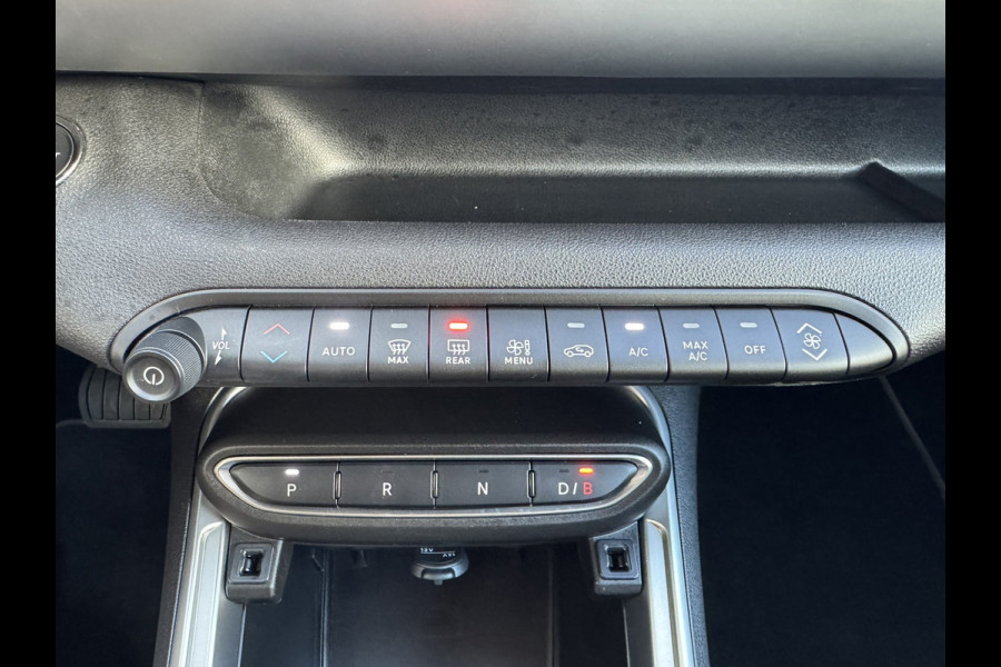 Jeep Avenger Summit 54 kWh Clima Camera Cruise Carplay PDC voor en achter Half Leder