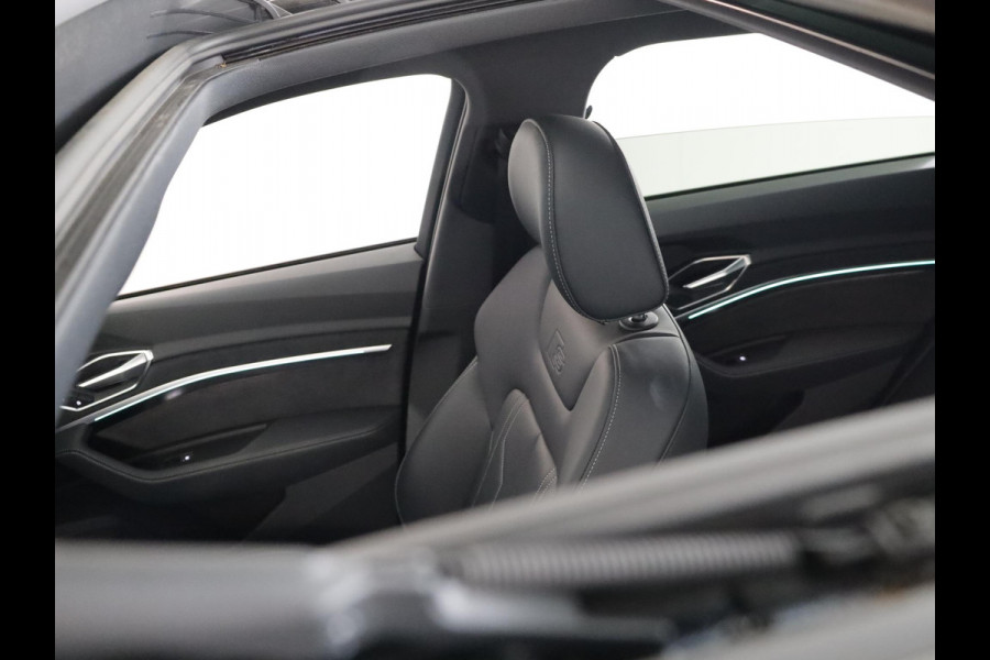 Audi e-tron 55 quattro S edition 95 kWh 408 pk | SOH 95,17% | Navigatie | Panoramadak | Parkeersensoren | Rondomzicht camera | B&O Soundsystem | Head-up display | Lederen bekleding | S-Line |