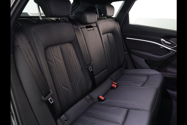 Audi e-tron 55 quattro S edition 95 kWh 408 pk | SOH 95,17% | Navigatie | Panoramadak | Parkeersensoren | Rondomzicht camera | B&O Soundsystem | Head-up display | Lederen bekleding | S-Line |