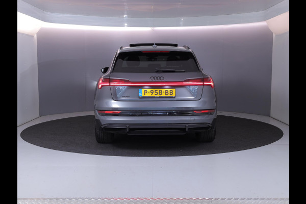 Audi e-tron 55 quattro S edition 95 kWh 408 pk | SOH 95,17% | Navigatie | Panoramadak | Parkeersensoren | Rondomzicht camera | B&O Soundsystem | Head-up display | Lederen bekleding | S-Line |