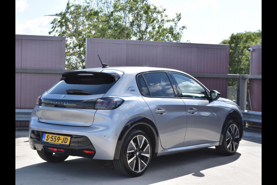 Peugeot e-208 EV GT Pack 50 kWh l voorstoelen verwarmd l adaptief cruise control l Apple Carplay/Android Auto l Alcantara bekleding