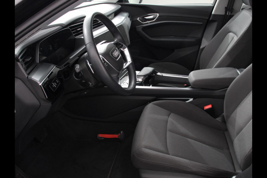 Audi e-tron e-tron 50 quattro Launch edition Navigatie Climate Control Parkeer Sensoren Lichtmetalen velgen
