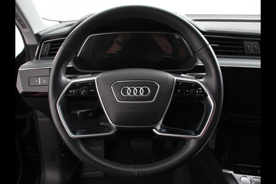Audi e-tron e-tron 50 quattro Launch edition Navigatie Climate Control Parkeer Sensoren Lichtmetalen velgen