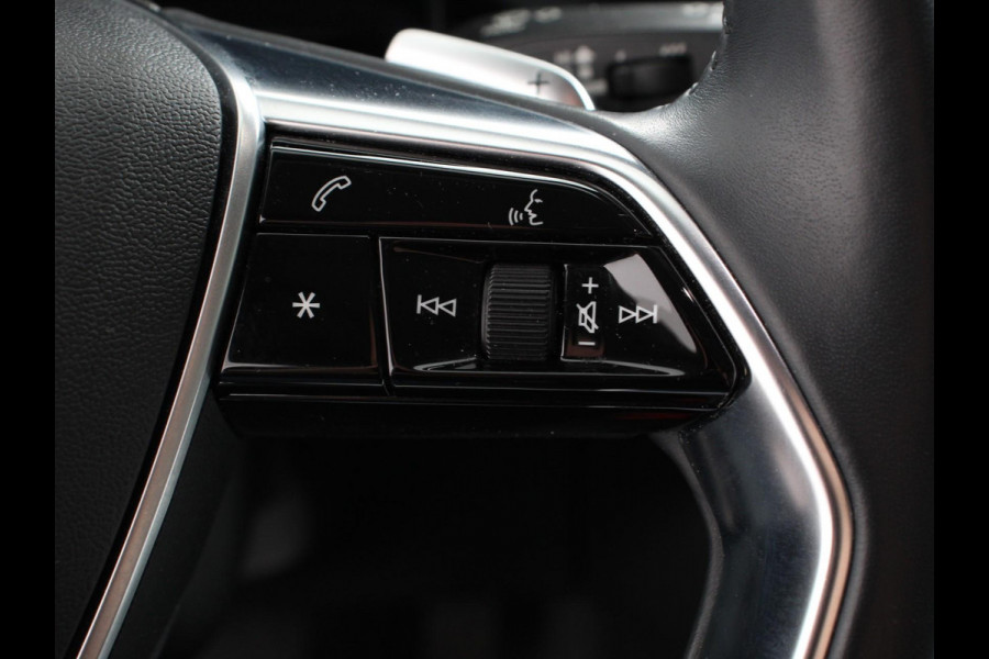 Audi e-tron e-tron 50 quattro Launch edition Navigatie Climate Control Parkeer Sensoren Lichtmetalen velgen