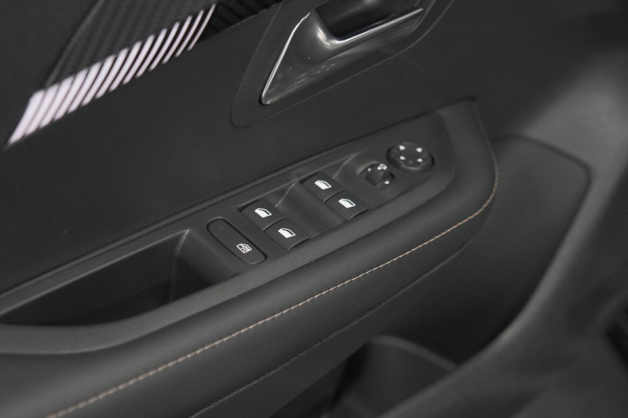 Peugeot 208 PureTech 100 Allure | Apple Carplay | Parkeersensoren | Climate Control