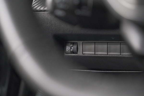 Peugeot 208 PureTech 100 Allure | Apple Carplay | Parkeersensoren | Climate Control