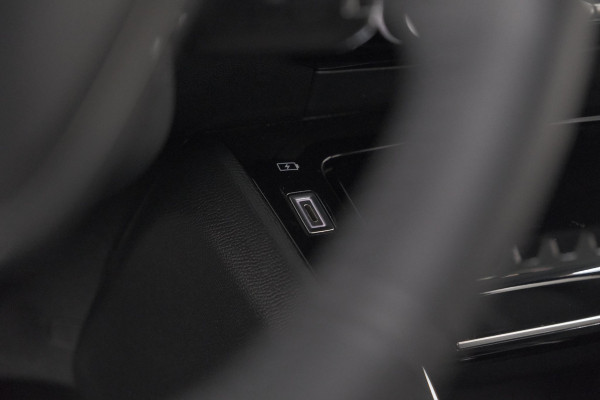 Peugeot 208 PureTech 100 Allure | Apple Carplay | Parkeersensoren | Climate Control