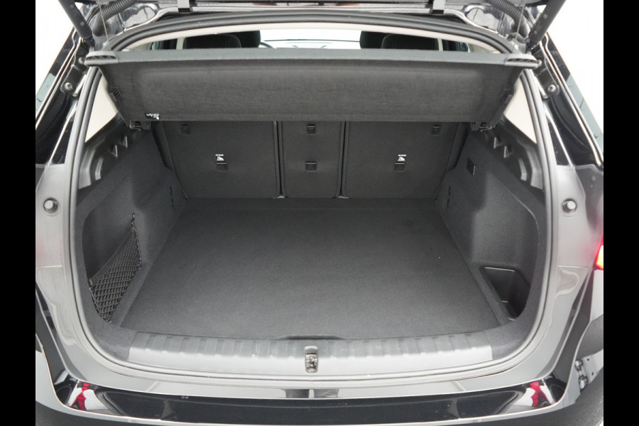 BMW iX1 xDrive30 67 kWh 313pk Dealer O.H. | Trekhaak Af Fabriek | Camera | Adaptief M Onderstel | Voorstoelen Verwarmd | Keyless | Sfeerverlichting | Apple Carplay | Adaptive LED | Cruise Control | Navigatie | DAB |