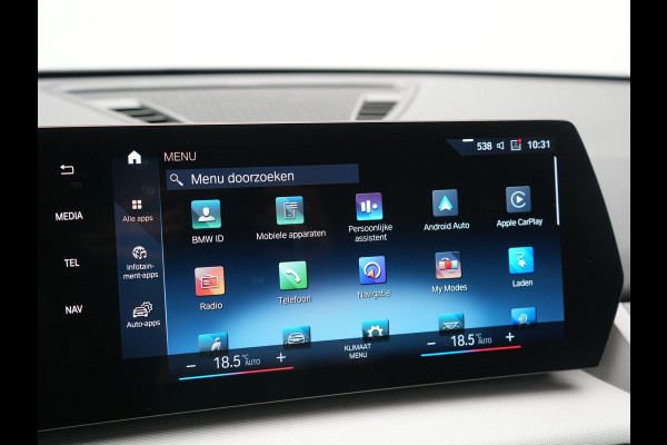 BMW iX1 xDrive30 67 kWh 313pk Dealer O.H. | Trekhaak Af Fabriek | Camera | Adaptief M Onderstel | Voorstoelen Verwarmd | Keyless | Sfeerverlichting | Apple Carplay | Adaptive LED | Cruise Control | Navigatie | DAB |