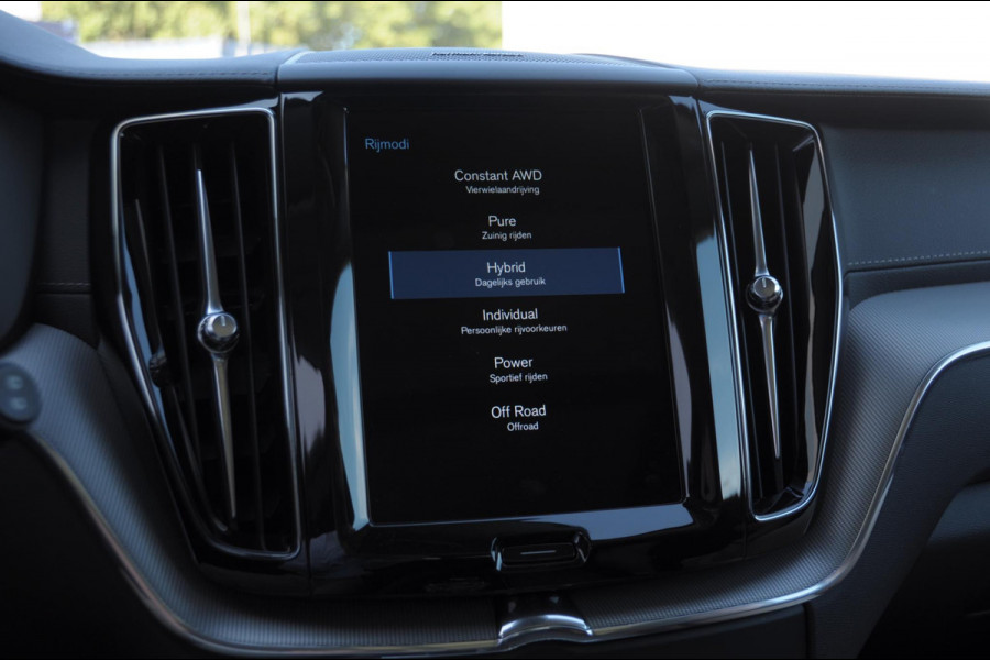 Volvo XC60 T6 350PK Automaat Recharge Inscription / Trekhaak / 360 camera / Leder dashboard  / Head-up display / Harman Kardon audio/ BLIS/ Elektrischbedienbare stoelen met geheugen / Panoramadak/ Adaptive cruise control/ Pilot assist/ Apple Carplay/ Android auto/