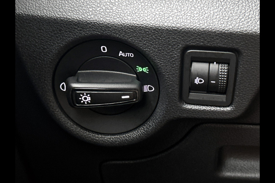 Škoda Kamiq 1.0 TSI 111PK Active / Hoge instap / 6Versn. / Pdc. / Airco / Radio multimedia  / Cruis controle / Apk 03-2027