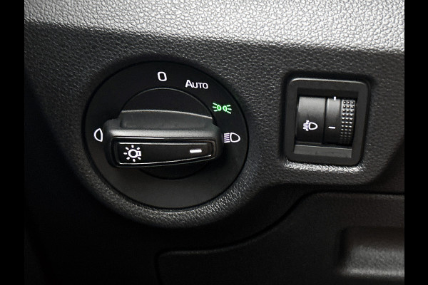 Škoda Kamiq 1.0 TSI 111PK Active / Hoge instap / 6Versn. / Pdc. / Airco / Radio multimedia  / Cruis controle / Apk 03-2027