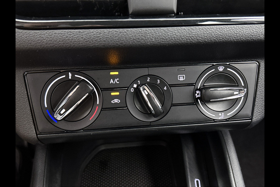 Škoda Kamiq 1.0 TSI 111PK Active / Hoge instap / 6Versn. / Pdc. / Airco / Radio multimedia  / Cruis controle / Apk 03-2027