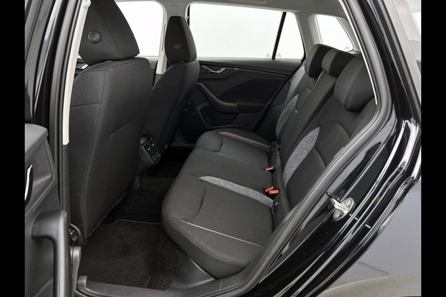 Škoda Kamiq 1.0 TSI 111PK Active / Hoge instap / 6Versn. / Pdc. / Airco / Radio multimedia  / Cruis controle / Apk 03-2027