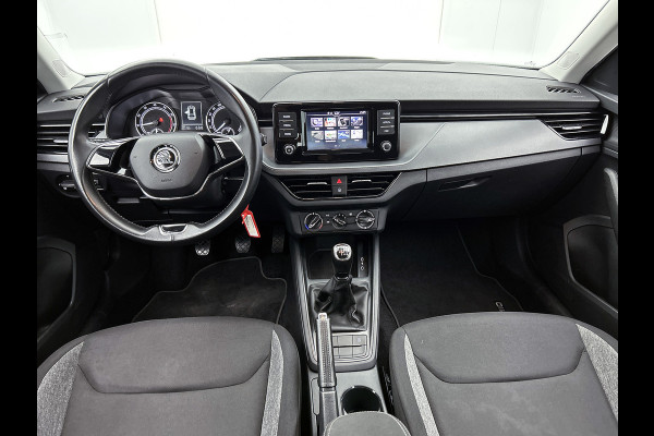 Škoda Kamiq 1.0 TSI 111PK Active / Hoge instap / 6Versn. / Pdc. / Airco / Radio multimedia  / Cruis controle / Apk 03-2027