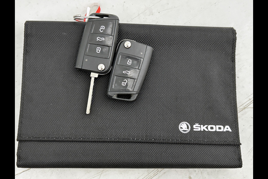Škoda Kamiq 1.0 TSI 111PK Active / Hoge instap / 6Versn. / Pdc. / Airco / Radio multimedia  / Cruis controle / Apk 03-2027
