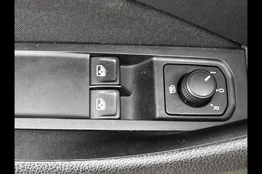 Škoda Kamiq 1.0 TSI 111PK Active / Hoge instap / 6Versn. / Pdc. / Airco / Radio multimedia  / Cruis controle / Apk 03-2027