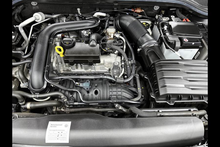 Škoda Kamiq 1.0 TSI 111PK Active / Hoge instap / 6Versn. / Pdc. / Airco / Radio multimedia  / Cruis controle / Apk 03-2027