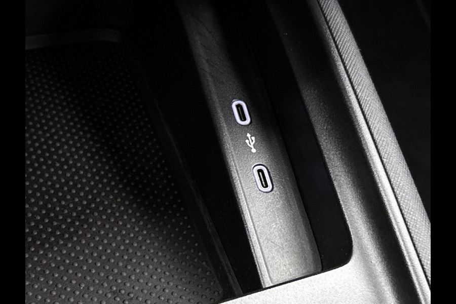 Škoda Kamiq 1.0 TSI 111PK Active / Hoge instap / 6Versn. / Pdc. / Airco / Radio multimedia  / Cruis controle / Apk 03-2027